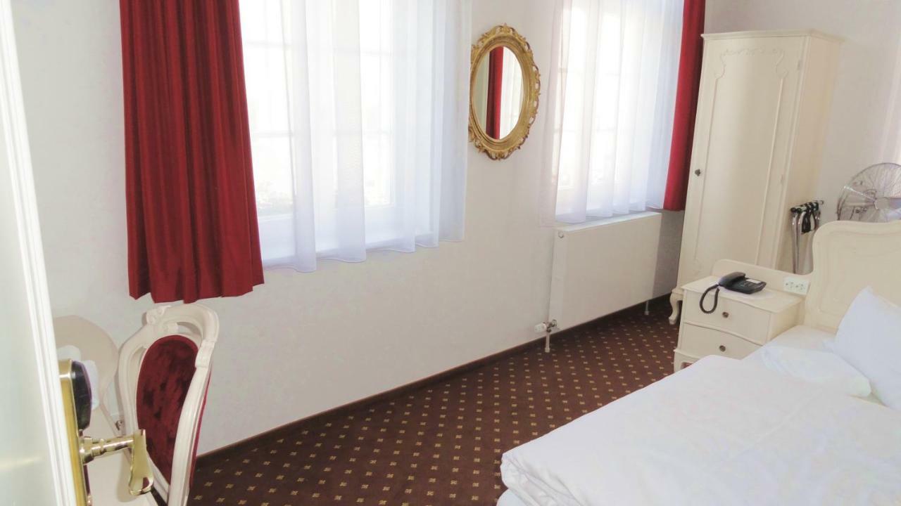 Hotel Einhorn Schwäbisch Gmünd Kültér fotó